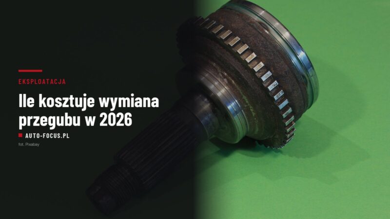 Wymontowany przegub napędowy zewnętrzny z czopem wielowypustowym, gwintem pod nakrętkę półosi i pierścieniem czujnika ABS
