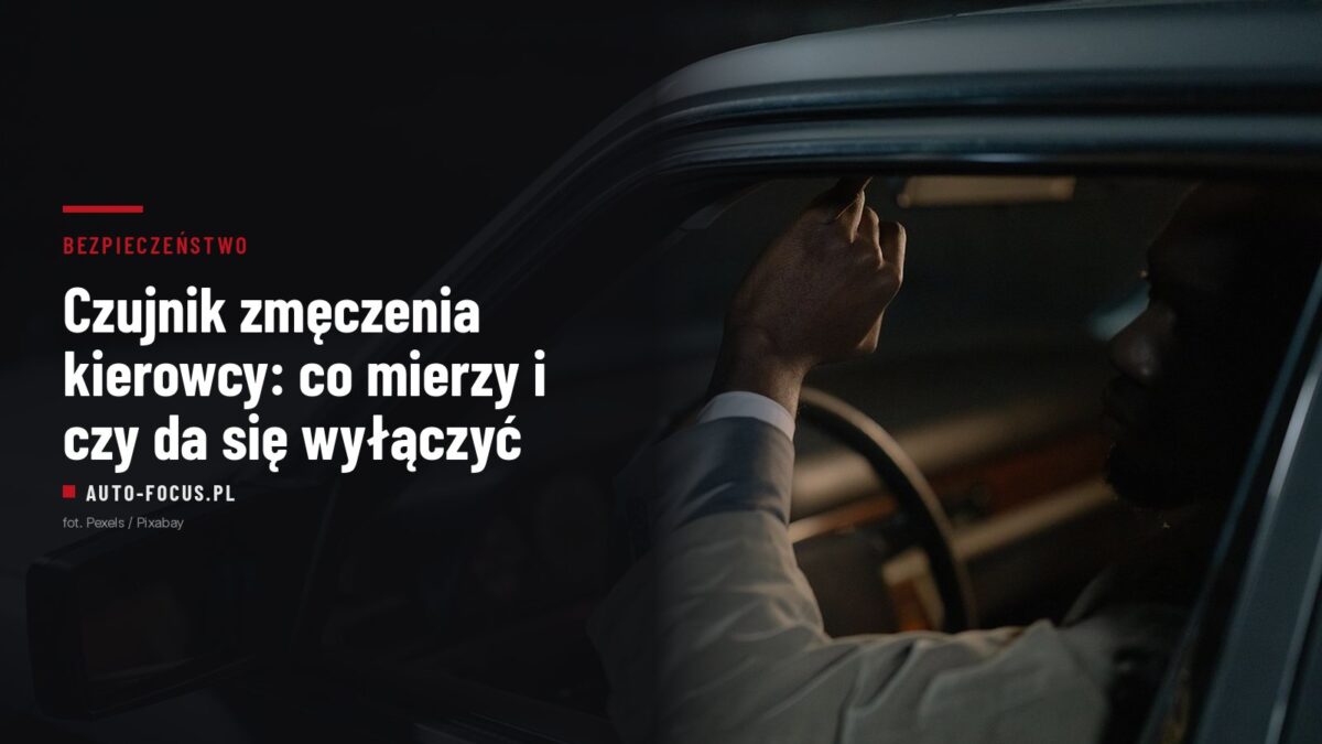 kierowca za kierownicą samochodu podczas nocnej jazdy